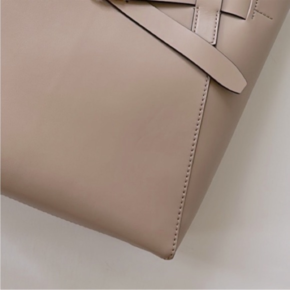 Tory Burch Gemini Leather Tote in Perfect Sand - Picture 4 of 15